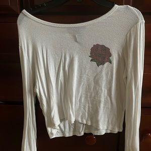 Cute white cropped long sleeve!